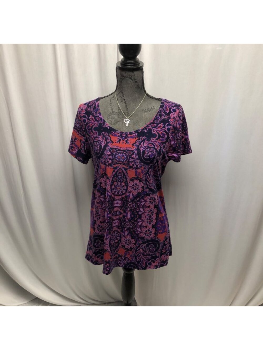 LuLaRoe Purple Pink Paisley Floral Top Womens Sz Medium Soft Short Sleeve Tunic